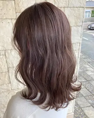 カラー 井上 歩美のヘアスタイル