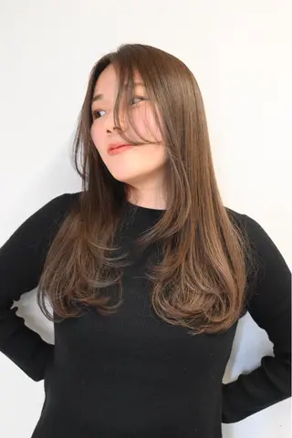 ロング 山本 菜月のヘアスタイル