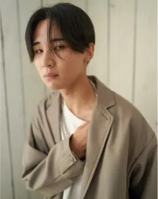 メンズ フェザーパーマ浦和 スパイキーショートのヘアスタイル