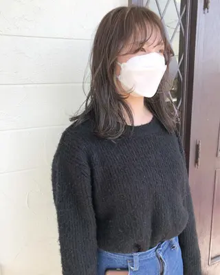 セミロング カラー 江原 彩華のヘアスタイル