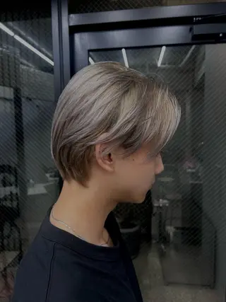 ショート カラー ブリーチカラー/ワン カラー/sumireのヘアスタイル