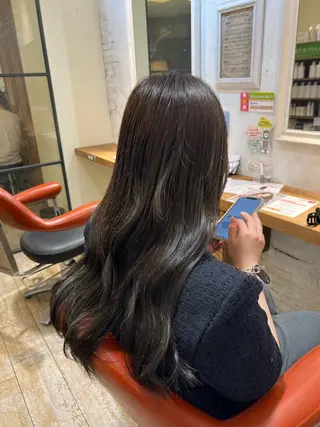 ロング TELAHAIR HASEGAWAのヘアスタイル