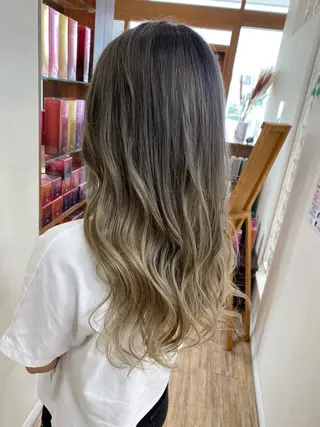 カラー SALOWIN栄 高須大貴のヘアスタイル