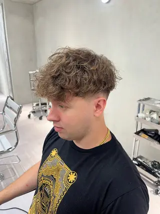 ショート パーマ メンズ ⚡メンズパーマフ ェードカットTomyのヘアスタイル
