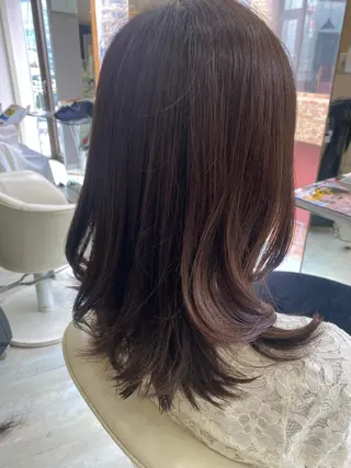 ミディアム 鬼澤 なお子のヘアスタイル