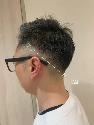 ショート メンズ 嶋崎 啓人のヘアスタイル