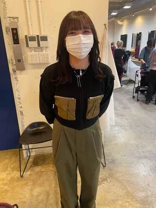 ミディアム カラー MIOベージュカラー 柔らかいカラーのヘアスタイル