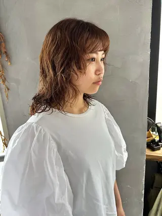 ミディアム パーマ ウルフ レイヤー パーマ🪐MANAのヘアスタイル