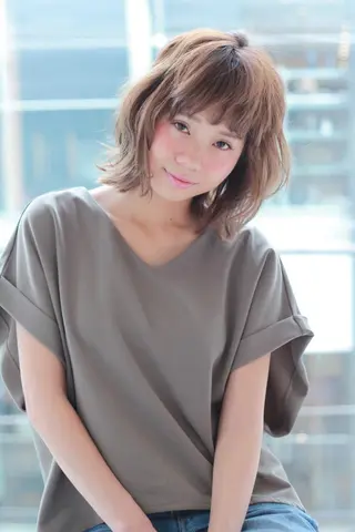ミディアム 宮内 真乃のヘアスタイル