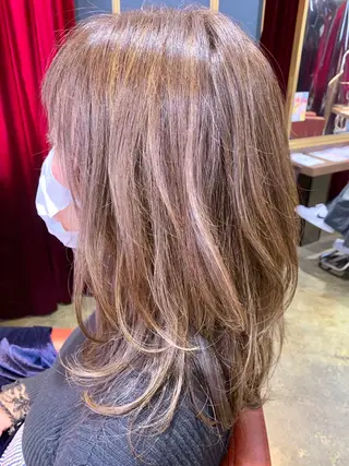 ミディアム 縄 勇希のヘアスタイル