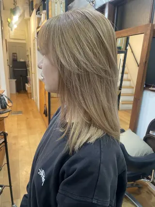 ミディアム カラー momoka ［pejite]のヘアスタイル