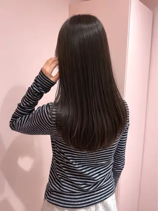 ロング 顔周り/透明感カラー REINA𓍯のヘアスタイル