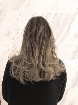ロング カラー ブリーチカラー 美髪矯正takaraのヘアスタイル
