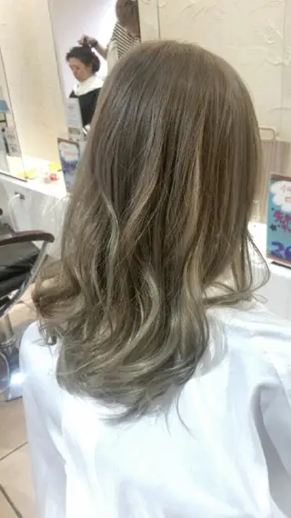 ミディアム セミロング カラー ヘアアレンジ 【髪質改善美容師】t occa茨木篠原健太のヘアスタイル