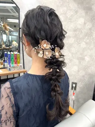 ヘアアレンジ 🦋ハイトーン×ア レンジ💫Leenaのヘアスタイル