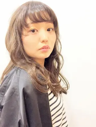 セミロング カラー パーマ 本間 裕史　のヘアスタイル