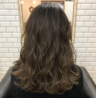 ロング カラー 橋本 敬介のヘアスタイル