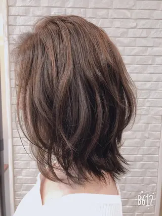 ミディアム カラー 伊藤 さやかのヘアスタイル