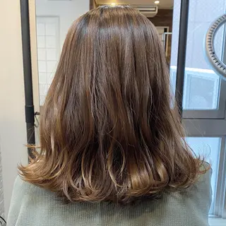 ミディアム カラー 伊藤 さやかのヘアスタイル
