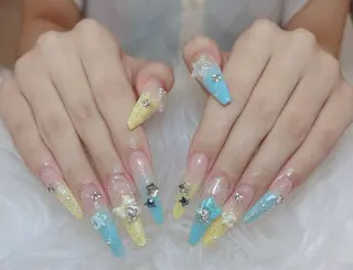 セミロング Pio Mielのネイルデザイン