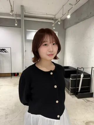 ショート あんな🦋レイヤー カット/透明感カラーのヘアスタイル