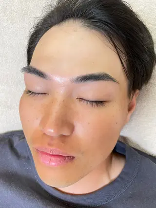 メンズ アイブロウ プライベートサロンmof.(モフ)所属・mof.(モフ) shioriの眉毛・アイブロウイメージ