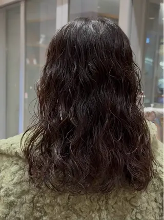 セミロング パーマ 酸性ストレート🫧 パーマ💫／ヒロトのヘアスタイル