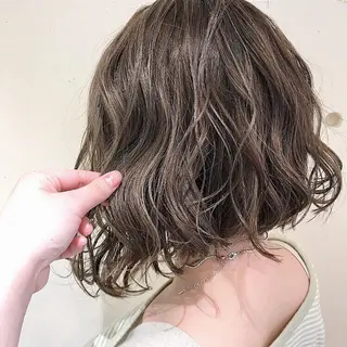 ショート カラー スナコザワ レナのヘアスタイル