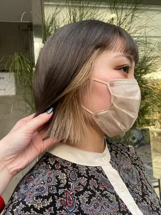 ミディアム 透け感ベージュ ／ミハルのヘアスタイル