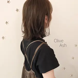 ミディアム カラー 市川 千夏のヘアスタイル
