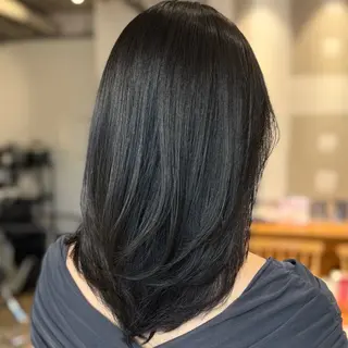 セミロング カラー ムツキ/品のある 艶カラー/縮毛矯正のヘアスタイル