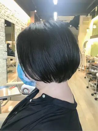 ショート ❣️大人色気レイヤー 美髪縮毛 金山❣️のヘアスタイル