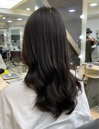 セミロング コテ巻き風パーマ💛 池袋のヘアスタイル