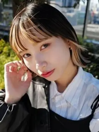 カラー 冨岡 千尋のヘアスタイル