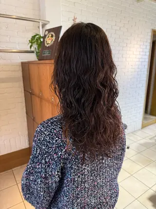 ロング パーマ 🌟デザインカラー 🌟コノミ🌟のヘアスタイル