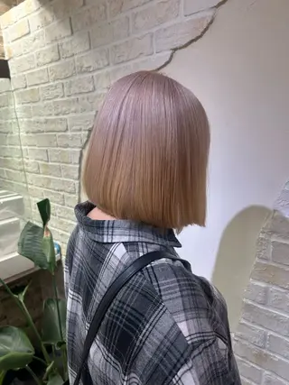 ショート カラー 赤星 さえのヘアスタイル