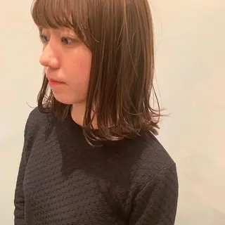 ミディアム カラー SAKINO. ベージュカラーのヘアスタイル