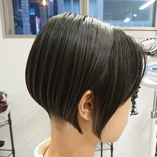 ショート AKAMEE 表参道所属・大人ショートのスペシ ャリスト✨️井上雄輝のヘアスタイル