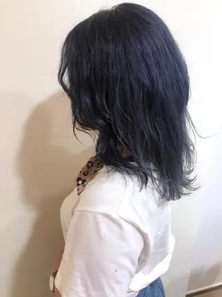 ミディアム カラー MIOベージュカラー 柔らかいカラーのヘアスタイル