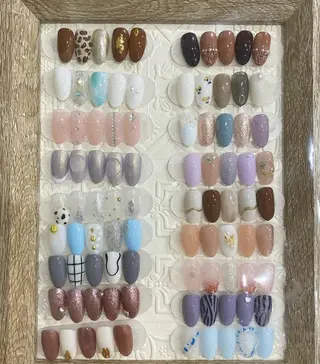 ネイル 🦋 Queenieのネイルデザイン