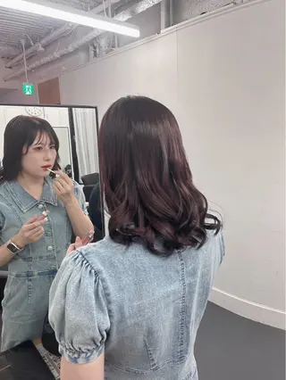 ミディアム カラー 顔周りレイヤー/ ふわあいりのヘアスタイル