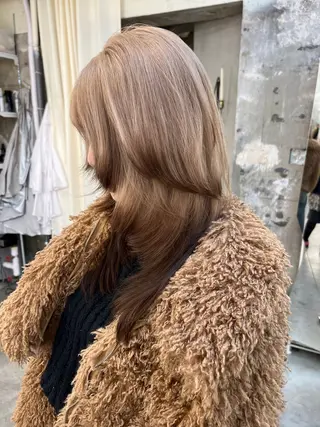 セミロング カラー 圧倒的デザイン力 店長🎨RENAのヘアスタイル