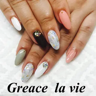 ロング カラー パーマ ヘアアレンジ キッズ ネイル マツエク・マツパ Greace la vie所属・Greace  la vieのネイルデザイン