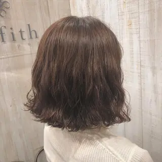 ミディアム パーマ 今井 悠菜のヘアスタイル