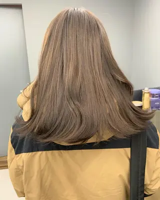 セミロング nari ☺︎ ボブ/透明感カラーのヘアスタイル