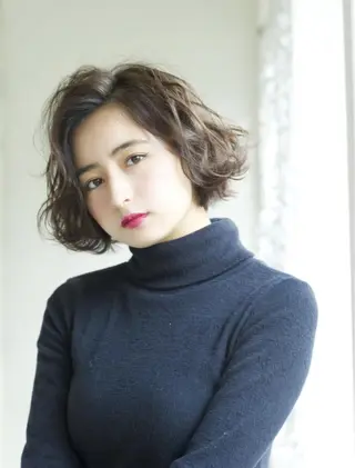 ショート レイヤーカット /透明感カラー西田のヘアスタイル