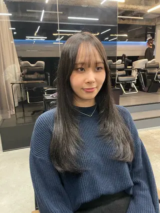 ロング 伊藤 莉奈　韓国ヘアのヘアスタイル