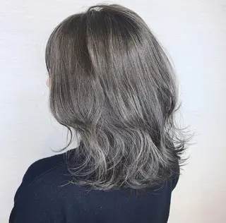 ミディアム カラー 韓国レイヤーカット/ ダブルカラーのヘアスタイル