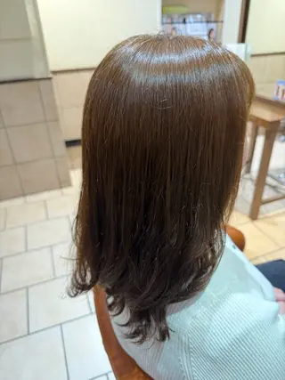 セミロング カラー 井上 琉菜のヘアスタイル