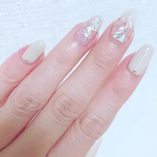 ネイル R ...Rの眉毛・アイブロウイメージ